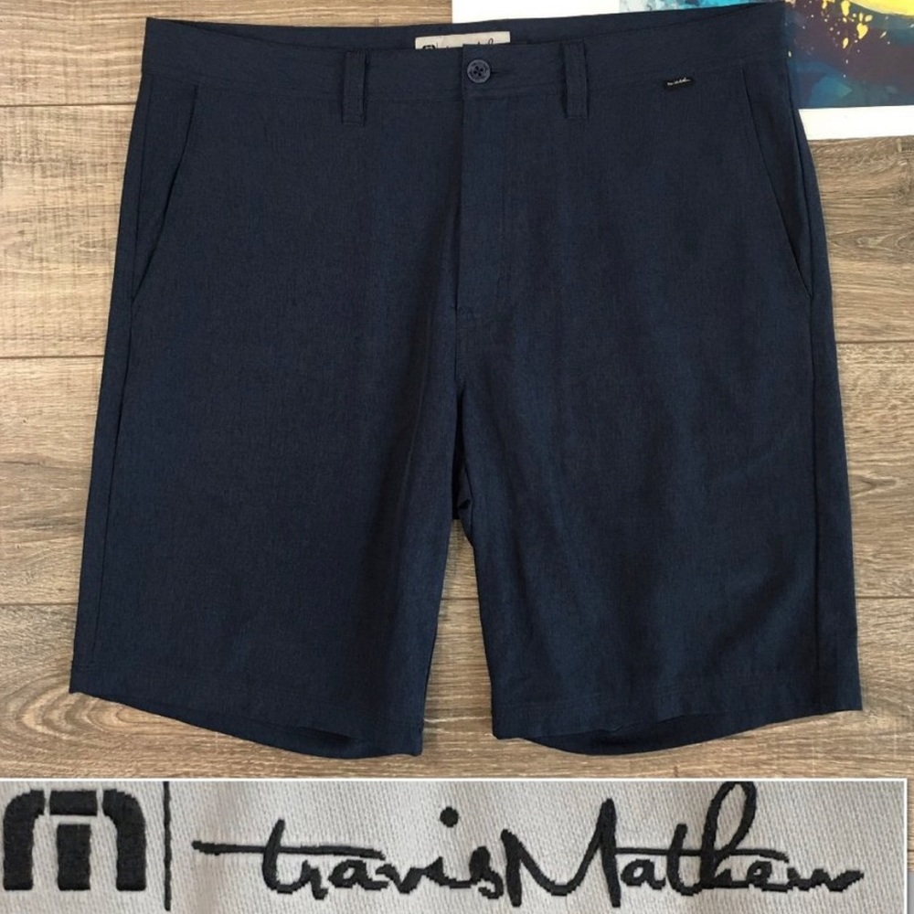 Travis Mathew golf/casual wear shorts. 36 waist.